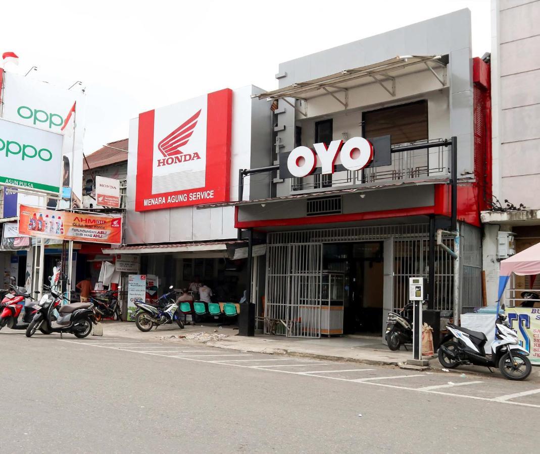 Oyo 1191 Monalisa Residence And Cafe Padang  Exterior photo